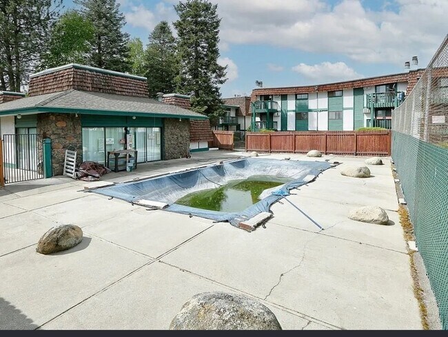 Foto del edificio - 2121 E Upriver Dr