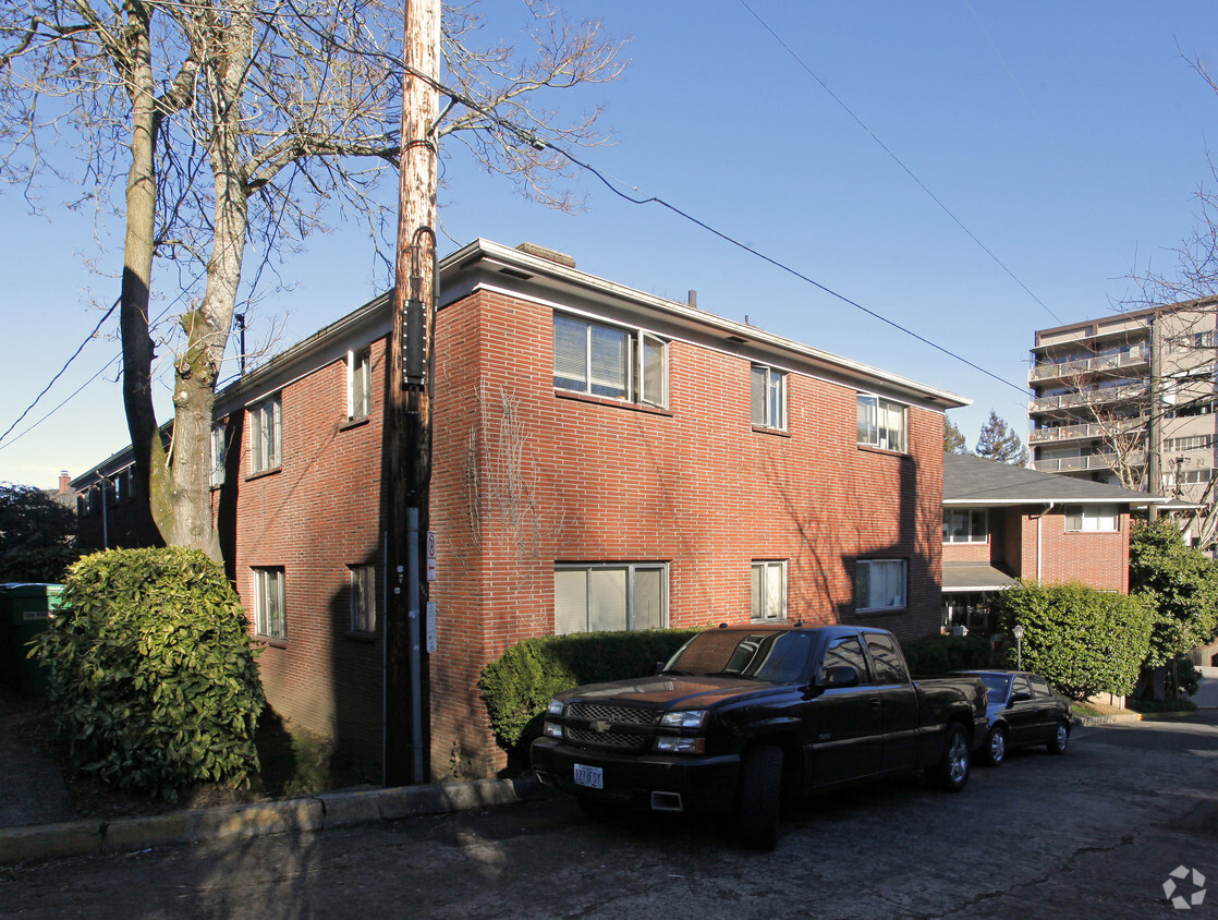 Primary Photo - Radcliff Apartments