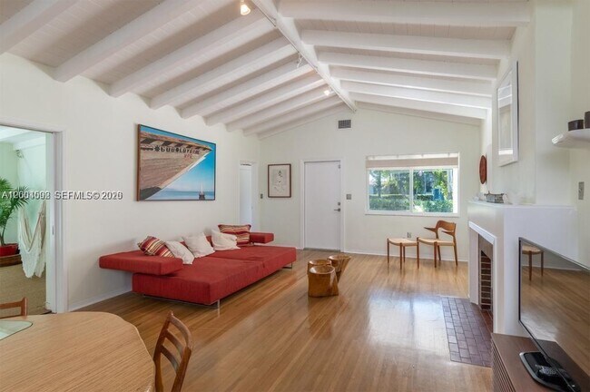 Foto del edificio - 1123 Bay Dr