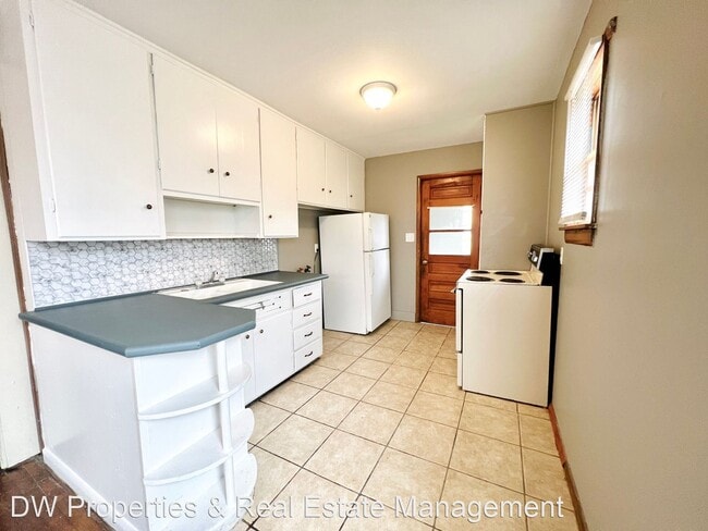 Building Photo - 2 br, 1 bath House - 810 Eighth