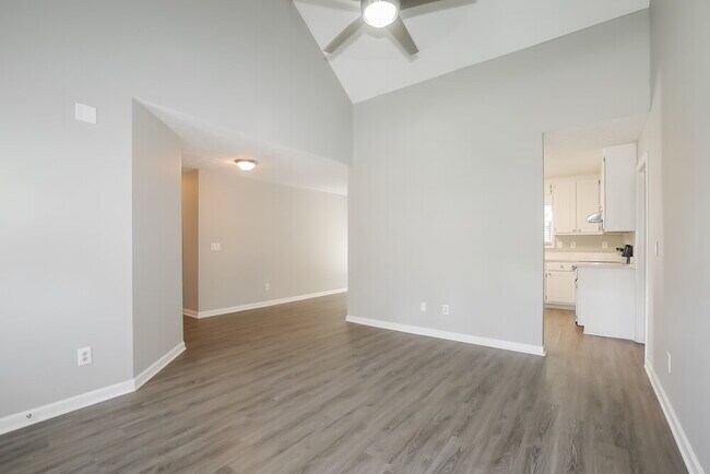 Building Photo - 304 Mary Alice Dr