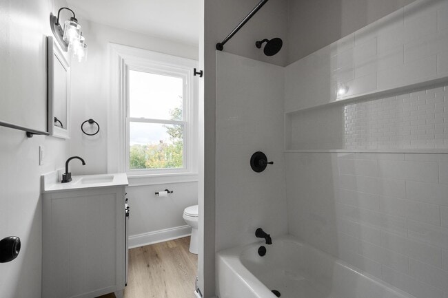 Building Photo - Charming 2 bedroom home in Beechview available May 1!