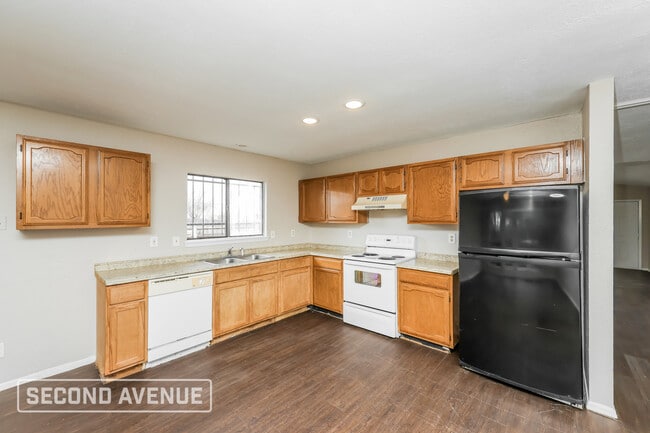 Building Photo - 9124 Pinehaven Dr