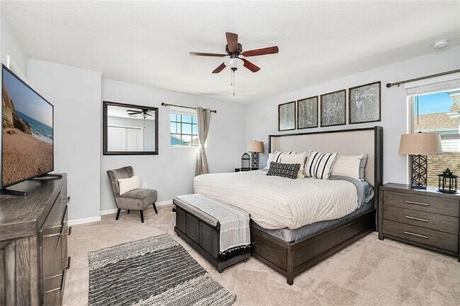 Photo - 2482 Dubai St House