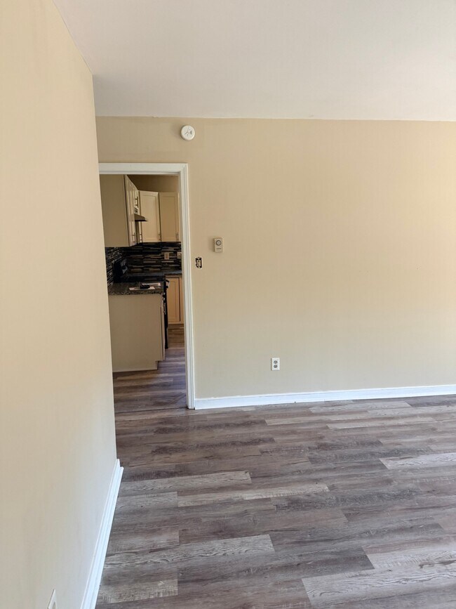 Foto del edificio - 3206 Elmwood Ave