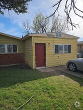 Building Photo - 1436 NW Ozmun Ave