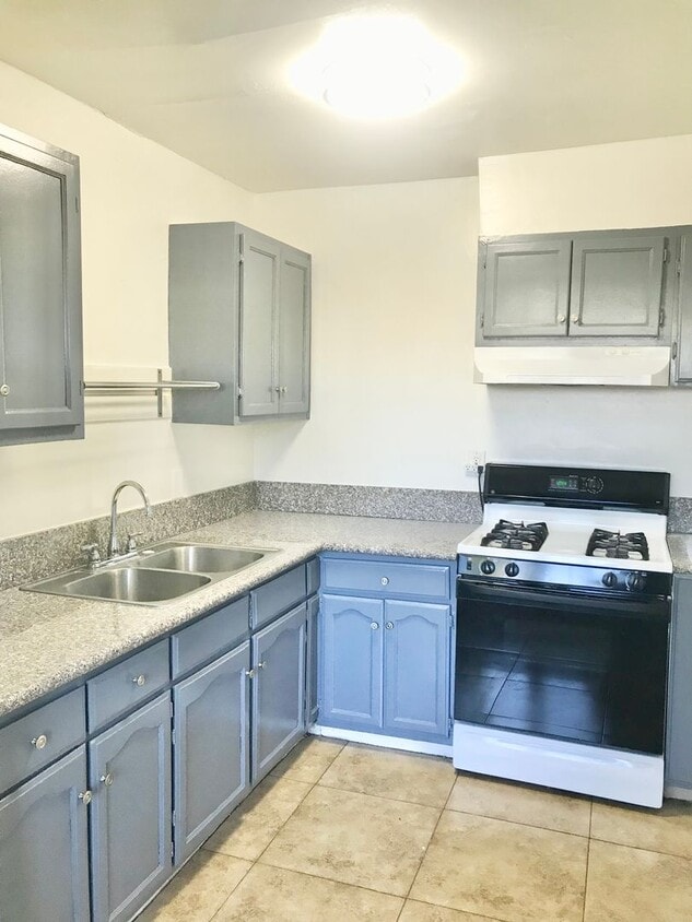 Primary Photo - Downstairs 2 Bedroom Apartment Unit With S...