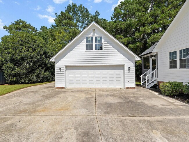 Building Photo - Lease OR Lease to Own