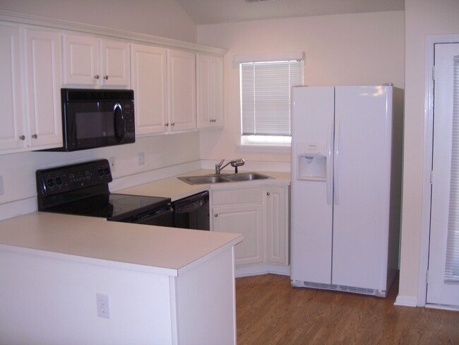 kitchen - 3011 Lauren Place Dr