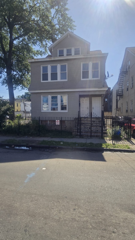 Building Photo - 166 Columbia Ave