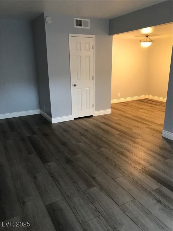 Building Photo - 5080 River Glen Dr