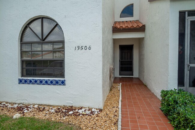 Foto del edificio - 13506 Fountain View Blvd