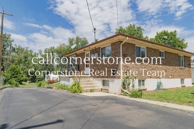 Building Photo - 1410 Custer Ave