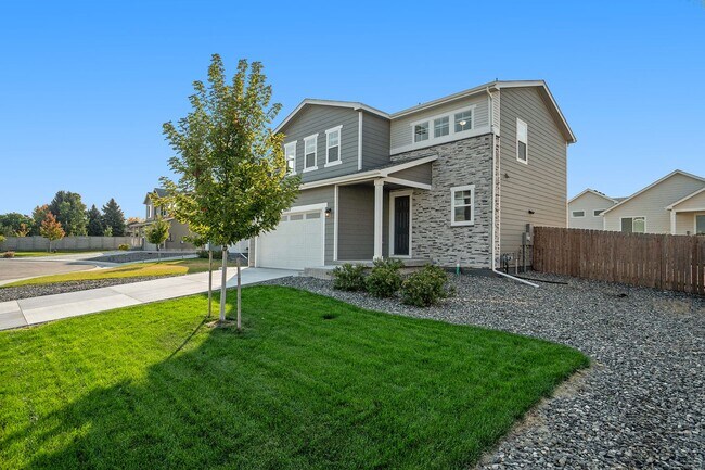 Building Photo - $700 SIGNING BONUS!! Amazing 4 Bedroom Hom...
