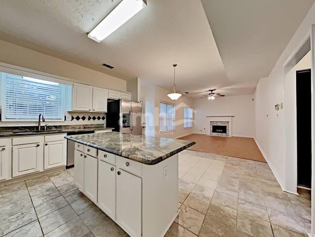 Building Photo - 305 Saddle Bridge Dr