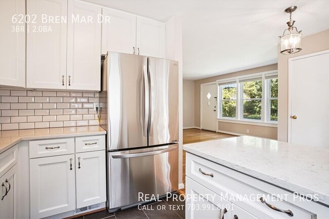 Building Photo - 6202 Bren Mar Dr