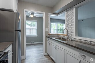 Interior Photo - Shaker Crossing