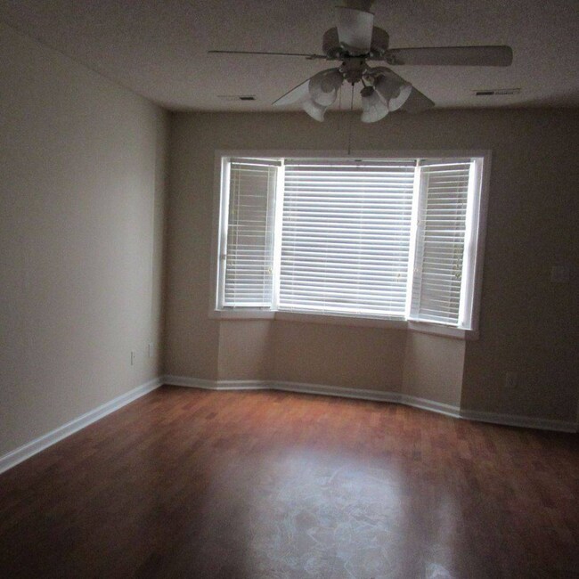 Foto del edificio - 3959 Sterling Pointe Dr