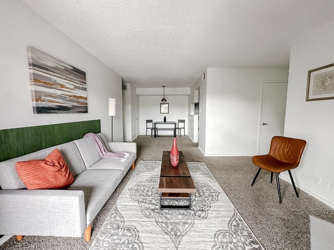 Foto del edificio - 1071 Clayton Ln