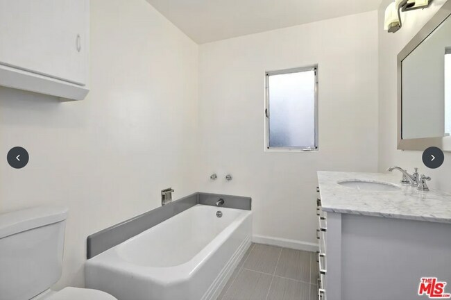 Foto del edificio - 121 Crescent Dr