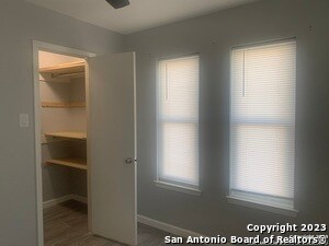 Foto del edificio - 11520 Huebner Rd