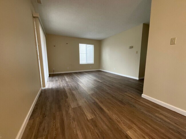 Foto del edificio - Carson Park Condominium (Downstairs)