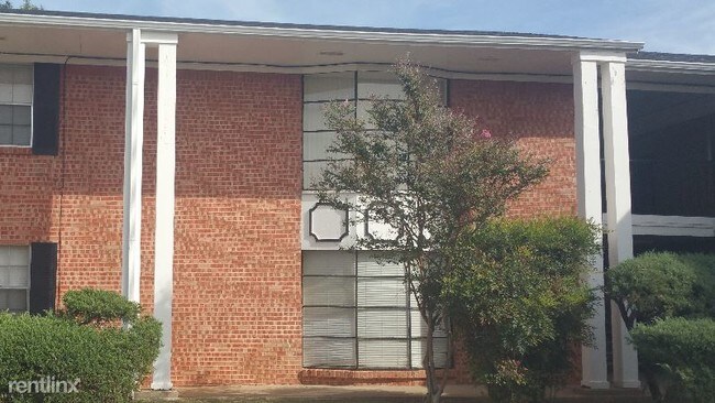 Building Photo - 3146 NW Cache Rd