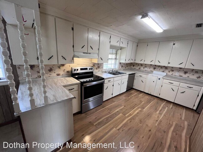 Building Photo - 2 br, 1 bath House - 775 1st Avenue