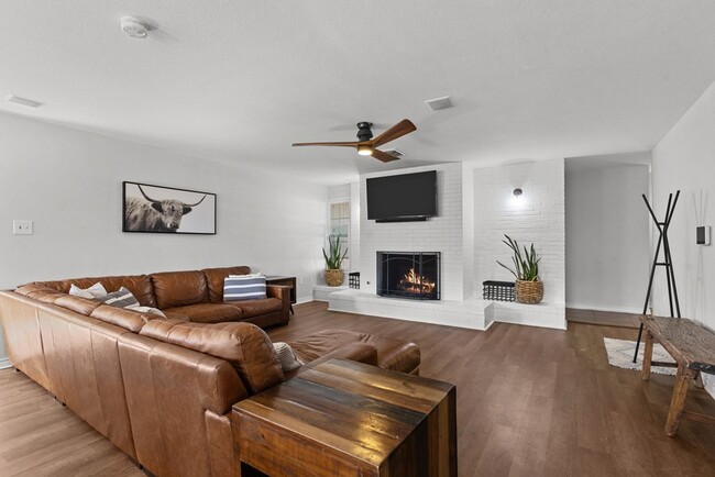 Foto del edificio - 3812 E Everglade Ave