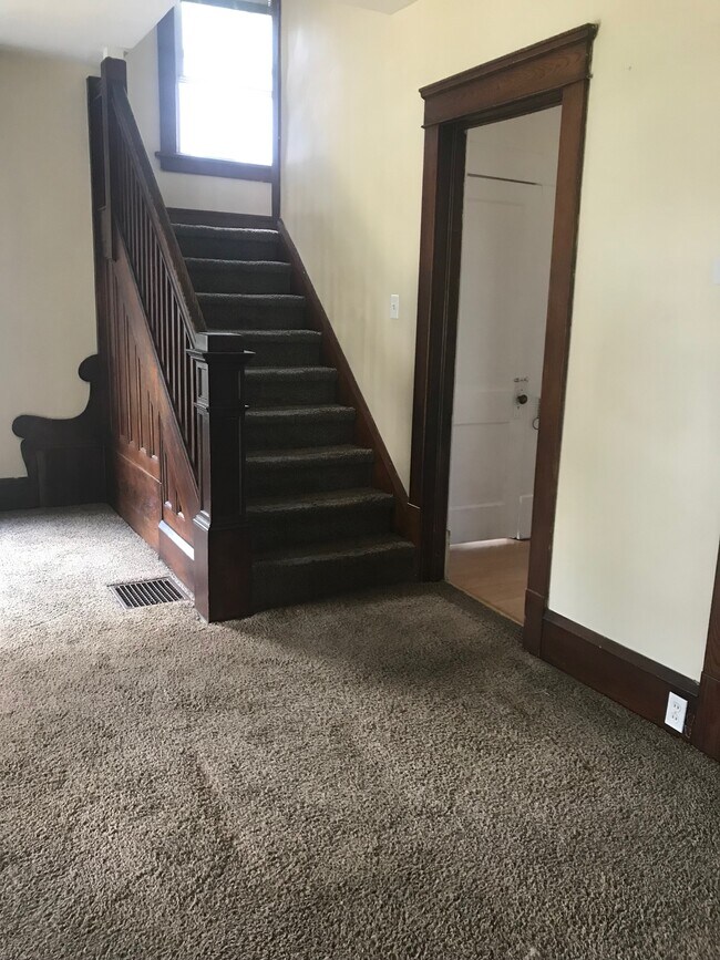 Foto del edificio - 1613 16th St NE