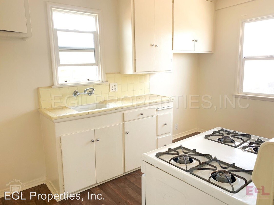 Building Photo - 1131 W 95th St