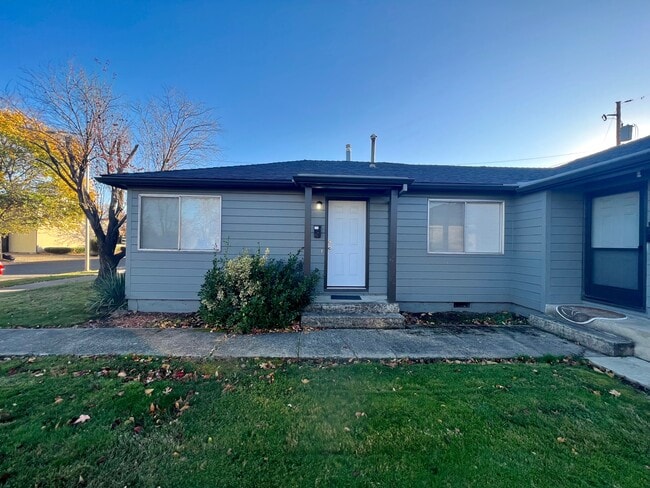 Building Photo - 309 Marie St