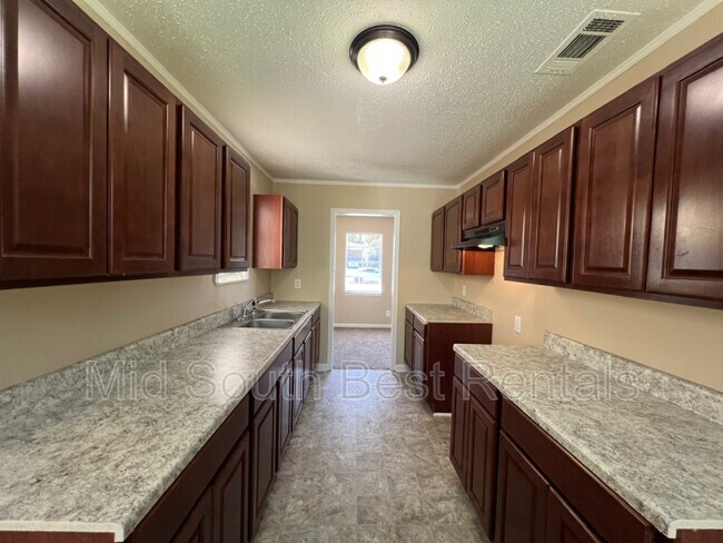 Building Photo - 3620 Suzanne Dr