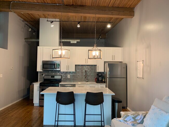 Foto del edificio - 2333 W Saint Paul Ave