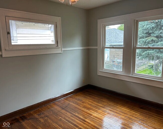 Foto del edificio - 322 N Oakland Ave