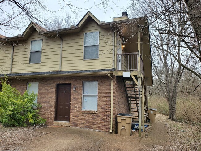 Building Photo - 223 E Webster St
