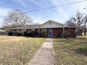 Building Photo - 828 Park Ln