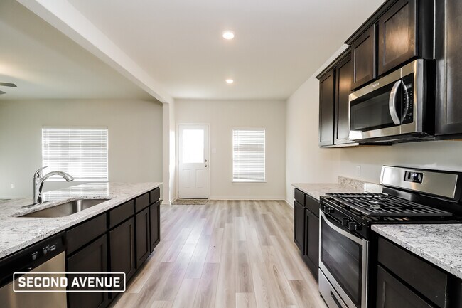 Foto del edificio - 422 Condie Russell Ave