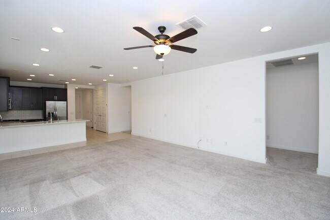 Building Photo - 5902 S Arizona Pl