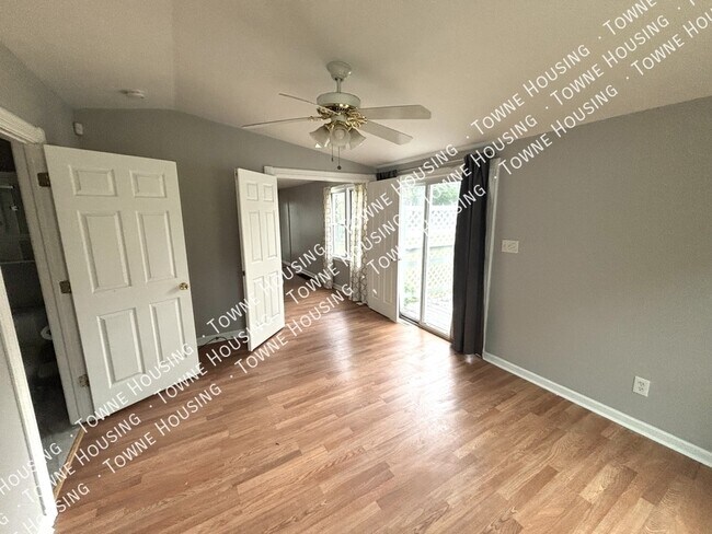Building Photo - 520 76th St