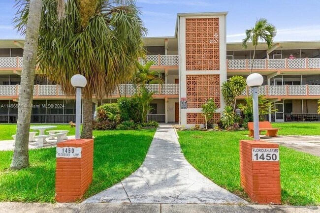 Foto del edificio - 1450 NE 170th St