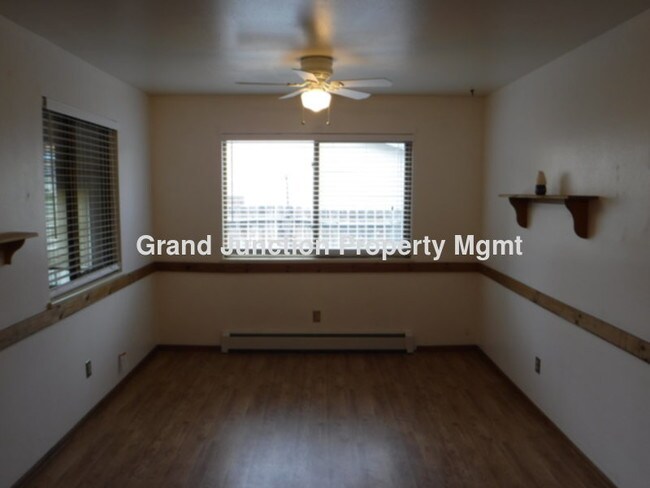 Foto del edificio - Cute 3 bedroom house.  Well maintained.