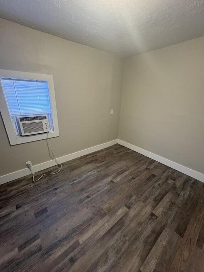 Foto del edificio - 1610 Chippewa Ave SE