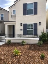 Building Photo - 3110 Magpie Ct