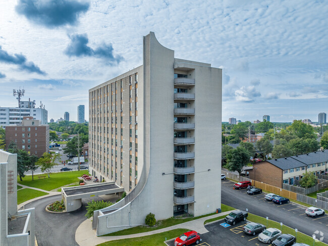 Building Photo - The Heritage