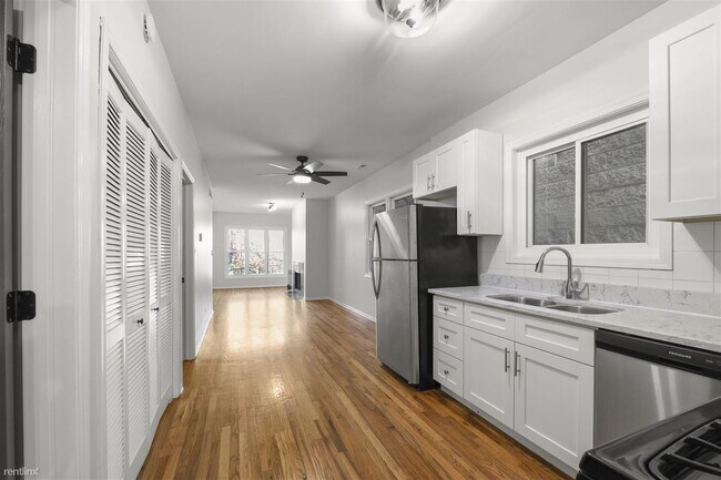 Foto del edificio - 3 br, 2 bath Condo - 1443 W Walton St