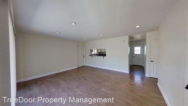 Foto del edificio - 2 br, 1.5 bath House - 18831 E. Vine Ave