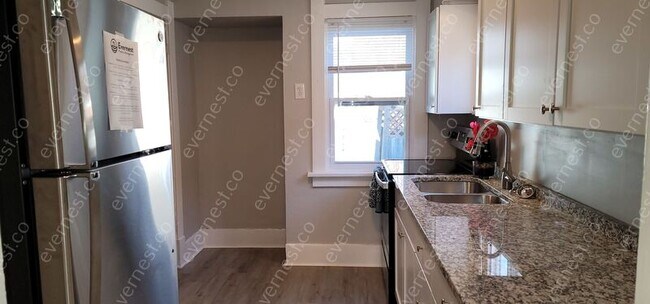 Building Photo - 1736 Mansfield Rd