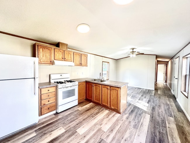 Foto del edificio - 90 Yankee Folly Rd