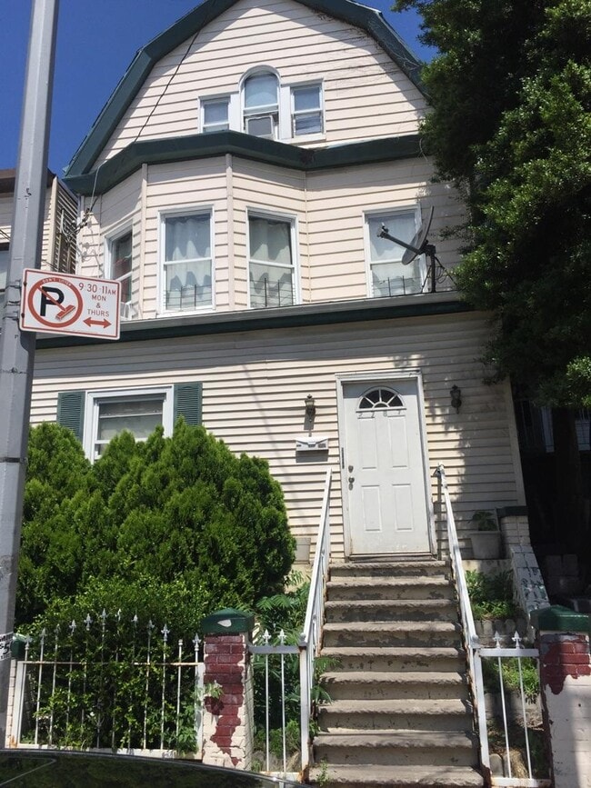 Building Photo - 2787 Marion Ave